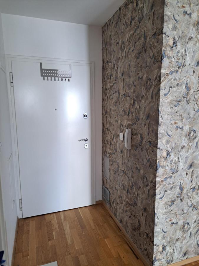 Mariposa, Apartment With Balcony, Private Parking In The Garage, Near The Biggest Shopping Center Mall Of Спліт Екстер'єр фото