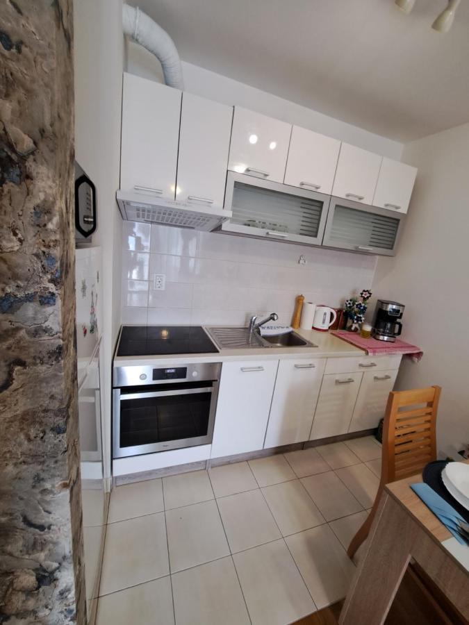 Mariposa, Apartment With Balcony, Private Parking In The Garage, Near The Biggest Shopping Center Mall Of Спліт Екстер'єр фото