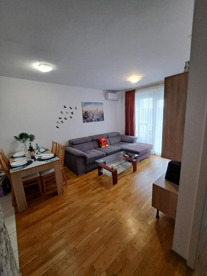 Mariposa, Apartment With Balcony, Private Parking In The Garage, Near The Biggest Shopping Center Mall Of Спліт Екстер'єр фото