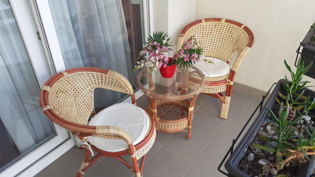Mariposa, Apartment With Balcony, Private Parking In The Garage, Near The Biggest Shopping Center Mall Of Спліт Екстер'єр фото